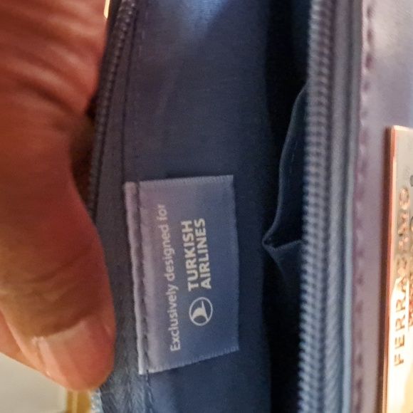 Salvatore Ferragamo for Turkish Airlines Business Class Toiletry Bag - Picture 9 of 14